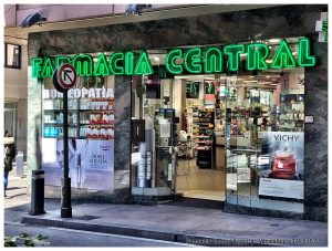 Farmacia Online. Farmacia Central Andorra es tu farmacia online de confianza. Tenemos Homeopatía, Medicamentos, parafarmacia, flores de Bach, suplementos. Farmacia Online Andorra. Parafarmacia Online en Andorra. Homeopatia Andorra. Farmacia online barata. Descubre nuestro catálogo de ofertas y novedades. Farmacia Andorra: Farmacia Central Andorra online, especialistas en medicamentos internacionales y novedades. Farmacias de Andorra. Farmacia Andorra Central, la parafarmacia online donde comprar, entre una amplia oferta de productos, los mejores fármacos de Andorra al mejor precio. La FARMACIA DE ANDORRA - Farmaceúticos desde Farmacia Online de Andorra Farmacia de Andorra | Farmacia Online Farmàcia Central Andorra, tras sucesivas mejoras y ampliaciones se ha convertido en un amplio espacio dedicado a la salud y un pilar de confianza y seguridad para todos los usuarios de Andorra, España y Francia. Desde 2006 Farmàcia Central ofrece servicio también a través de Internet como farmacia online. Compre de forma segura artículos de parafarmacia con total garantía de autenticidad. Solicitenos información sobre cualquier producto de para farmacia o medicamento siempre con receta y nosotros le informaremos! Envíe su consulta por e-mail o por WhatsApp. Nuestros productos: En Andorra se comercializan todos los medicamentos internacionales que se encuentren aprobados en otros países del mundo, como por ejemplo EEUU, Francia, Alemania, etc. Además, gracias a la diferencia de fiscalidad de nuestro país, usted podrá beneficiarse de un importante diferencial de precio en comparativa con farmacias de otros países del mundo, además de la seriedad y la solvencia de las Farmacias Andorranas, donde usted siempre encontrará medicamentos originales. Podemos ofrecerle Medicamentos internacionales: Melatonina, KH3, Aspirine Upsa, Varivax, Varilix, Baume Saint Bernard, Buccalin Berna, Contractubex, Viagra con receta medica, Cialis con receta medica, Levitra con receta medica, Genericos, Osteobliflex, Ostenil, Xenical, Alli, Satiété, etc. Homeopatía: Weleda, Heel, Boiron. Gránulos homeopáticos. Homeopatía para bebés, Oscillococcinum, labcatal, etc. Información de novedades y medicamentos internacionales de importación, de cualquier especialidad: terapias naturales, complementos alimenticios, deporte, novedades en tratamientos de farmacia para belleza, mesoterapia, medicina estética, cosmética natural, antienvejecimiento y menopausia. Farmacia Andorra | Farmacia Online los mejores medicamentos internacionales para tratar tabaquismo, menopausia, disfunción sexual. Antioxidantes y complejos vitamínicos, Alopecia, Obesidad, etc. Artículos de parafarmácia y dermofarmácia: Darphin, Korff, Institut Estherderm, Ahava, Vichy, Pierre Fabre, Sensilis, La Roche Posay, Lierac, Phyto, Unibell, Roche Gallet, Galenic, Eucerin, Biotherm, Nuxe, Compra productos de calidad para el cuidado de la piel respaldados por la ciencia en Skinceuticals. Phyto Corrective Gel de SkinCeuticals Para el doctor Miguel Sánchez Viera, director de Instituto Dermatología Integral, este gel oil free está indicado para todo tipo de pieles. "Posee propiedades calmantes y antiinflamatorias. Además, tiene una acción despigmentante por su concentración en glucósidos vegetales". Ortopedia y complementos: Calzado, medias de compresión y ortopedia de sujeción, inmovilización y termoterapia. Marcas: Sabatini, Loren, Saturno. Hydraphase Intense Ligera de La Roche-Posay La suele recomendar el dermatólogo Eduardo López Bran para pieles sensibles, normales o mixtas. "Ofrece una intensa hidratación de acción prolongada con efecto calmante. No contiene elementos alergizantes (lanolina, fragancias, filtros...). Day Sense SPF 30 de Endocare Este fluido hidratante y regenerador es una de las recomendaciones de Eduardo López Bran, director de Clínica Imema, para las pieles sensibles. "Aporta hidratación, tiene acción suavizante y antienvejecimiento y una alta protección frente a radiaciones UV SPF 30", nos cuenta el dermatólogo. Por su parte, la doctora María Reyes García de la Fuente, dermatóloga de Hospital Vithas Montserrat, la recomienda para pieles que acaban de entrar en la edad adulta e insiste en sus beneficios antioxidantes. "Es idónea como producto de día para la protección, prevención y tratamiento del fotoenvejecimiento cutáneo de todo tipo de pieles". Gelcream Biorepair de Endocare "Esta crema la recomiendo porque tiene una textura gel crema muy suave y ligera que, además, proporciona una muy buena hidratación, estimula la regeneración de la piel y aporta antioxidantes con la finalidad de que el tratamiento sea más completo", nos cuenta la doctora Raquel Andreu, especialista en medicina estética y coordinadora de la Plataforma Láser de Iderma (Instituto de Dermatología Avanzada). Tolérance Extrême d'Avène Esta crema es una de las recomendaciones para pieles sensibles e intolerantes de la doctora Celia Posada García. "Su fórmula minimalista, basada en un alto porcentaje de agua termal y agentes calmantes e hidratantes en un envase estéril, es una línea muy adecuada para aquellas pieles muy intolerantes". Dermo PURIFYER Cuidado Hidratante de Eucerin Esta emulsión ligera con acción antiinflamatoria y anti bacteriano, es una de las recomendaciones para pieles con tendencia acneica de la doctora Cristina de Hoyos, de Clínicas Ceta. "No aporta nada de grasa a la piel pero cubre las necesidades de hidratación diaria", nos explica. DermoPURIFYER Cuidado Hidratante de Eucerin Esta emulsión ligera con acción antiinflamatoria y anti bacteriano, es una de las recomendaciones para pieles con tendencia acneica de la doctora Cristina de Hoyos, de Clínicas Ceta. "No aporta nada de grasa a la piel pero cubre las necesidades de hidratación diaria", nos explica. Gel crema Redox de Neostrata Esta crema es una de las recomendaciones antiaging de los dermatólogos. "Es una crema no grasa con ácido glicólico y ácido cítrico. Tiene propiedades exfoliantes y renovadoras con un efecto antienvejecimiento. Además, contiene ácido hialurónico para una hidratación adecuada", nos explica el doctor López Bran, director de Imema y jefe de dermatología del Hospital Clínico San Carlos de Madrid. Por su parte, Sánchez Viera, de Instituto de Dermatología Integral, resalta la presencia de "principios activos como los alfahidroxiácidos y antioxidantes que actúan reduciendo arrugas, mejorando la textura de la piel y actuando contra los radicales libres".