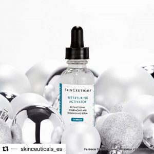 Farmacia Online. Farmacia Central Andorra es tu farmacia online de confianza. Tenemos Homeopatía, Medicamentos, parafarmacia, flores de Bach, suplementos. Farmacia Online Andorra. Parafarmacia Online en Andorra. Homeopatia Andorra. Farmacia online barata. Descubre nuestro catálogo de ofertas y novedades. Farmacia Andorra: Farmacia Central Andorra online, especialistas en medicamentos internacionales y novedades. Farmacias de Andorra. Farmacia Andorra Central, la parafarmacia online donde comprar, entre una amplia oferta de productos, los mejores fármacos de Andorra al mejor precio. La FARMACIA DE ANDORRA - Farmaceúticos desde Farmacia Online de Andorra Farmacia de Andorra | Farmacia Online Farmàcia Central Andorra, tras sucesivas mejoras y ampliaciones se ha convertido en un amplio espacio dedicado a la salud y un pilar de confianza y seguridad para todos los usuarios de Andorra, España y Francia. Desde 2006 Farmàcia Central ofrece servicio también a través de Internet como farmacia online. Compre de forma segura artículos de parafarmacia con total garantía de autenticidad. Solicitenos información sobre cualquier producto de para farmacia o medicamento siempre con receta y nosotros le informaremos! Envíe su consulta por e-mail o por WhatsApp. Nuestros productos: En Andorra se comercializan todos los medicamentos internacionales que se encuentren aprobados en otros países del mundo, como por ejemplo EEUU, Francia, Alemania, etc. Además, gracias a la diferencia de fiscalidad de nuestro país, usted podrá beneficiarse de un importante diferencial de precio en comparativa con farmacias de otros países del mundo, además de la seriedad y la solvencia de las Farmacias Andorranas, donde usted siempre encontrará medicamentos originales. Podemos ofrecerle Medicamentos internacionales: Melatonina, KH3, Aspirine Upsa, Varivax, Varilix, Baume Saint Bernard, Buccalin Berna, Contractubex, Viagra con receta medica, Cialis con receta medica, Levitra con receta medica, Genericos, Osteobliflex, Ostenil, Xenical, Alli, Satiété, etc. Homeopatía: Weleda, Heel, Boiron. Gránulos homeopáticos. Homeopatía para bebés, Oscillococcinum, labcatal, etc. Información de novedades y medicamentos internacionales de importación, de cualquier especialidad: terapias naturales, complementos alimenticios, deporte, novedades en tratamientos de farmacia para belleza, mesoterapia, medicina estética, cosmética natural, antienvejecimiento y menopausia. Farmacia Andorra | Farmacia Online los mejores medicamentos internacionales para tratar tabaquismo, menopausia, disfunción sexual. Antioxidantes y complejos vitamínicos, Alopecia, Obesidad, etc. Artículos de parafarmácia y dermofarmácia: Darphin, Korff, Institut Estherderm, Ahava, Vichy, Pierre Fabre, Sensilis, La Roche Posay, Lierac, Phyto, Unibell, Roche Gallet, Galenic, Eucerin, Biotherm, Nuxe, Compra productos de calidad para el cuidado de la piel respaldados por la ciencia en Skinceuticals. Phyto Corrective Gel de SkinCeuticals Para el doctor Miguel Sánchez Viera, director de Instituto Dermatología Integral, este gel oil free está indicado para todo tipo de pieles. "Posee propiedades calmantes y antiinflamatorias. Además, tiene una acción despigmentante por su concentración en glucósidos vegetales". Ortopedia y complementos: Calzado, medias de compresión y ortopedia de sujeción, inmovilización y termoterapia. Marcas: Sabatini, Loren, Saturno. Hydraphase Intense Ligera de La Roche-Posay La suele recomendar el dermatólogo Eduardo López Bran para pieles sensibles, normales o mixtas. "Ofrece una intensa hidratación de acción prolongada con efecto calmante. No contiene elementos alergizantes (lanolina, fragancias, filtros...). Day Sense SPF 30 de Endocare Este fluido hidratante y regenerador es una de las recomendaciones de Eduardo López Bran, director de Clínica Imema, para las pieles sensibles. "Aporta hidratación, tiene acción suavizante y antienvejecimiento y una alta protección frente a radiaciones UV SPF 30", nos cuenta el dermatólogo. Por su parte, la doctora María Reyes García de la Fuente, dermatóloga de Hospital Vithas Montserrat, la recomienda para pieles que acaban de entrar en la edad adulta e insiste en sus beneficios antioxidantes. "Es idónea como producto de día para la protección, prevención y tratamiento del fotoenvejecimiento cutáneo de todo tipo de pieles". Gelcream Biorepair de Endocare "Esta crema la recomiendo porque tiene una textura gel crema muy suave y ligera que, además, proporciona una muy buena hidratación, estimula la regeneración de la piel y aporta antioxidantes con la finalidad de que el tratamiento sea más completo", nos cuenta la doctora Raquel Andreu, especialista en medicina estética y coordinadora de la Plataforma Láser de Iderma (Instituto de Dermatología Avanzada). Tolérance Extrême d'Avène Esta crema es una de las recomendaciones para pieles sensibles e intolerantes de la doctora Celia Posada García. "Su fórmula minimalista, basada en un alto porcentaje de agua termal y agentes calmantes e hidratantes en un envase estéril, es una línea muy adecuada para aquellas pieles muy intolerantes". Dermo PURIFYER Cuidado Hidratante de Eucerin Esta emulsión ligera con acción antiinflamatoria y anti bacteriano, es una de las recomendaciones para pieles con tendencia acneica de la doctora Cristina de Hoyos, de Clínicas Ceta. "No aporta nada de grasa a la piel pero cubre las necesidades de hidratación diaria", nos explica. DermoPURIFYER Cuidado Hidratante de Eucerin Esta emulsión ligera con acción antiinflamatoria y anti bacteriano, es una de las recomendaciones para pieles con tendencia acneica de la doctora Cristina de Hoyos, de Clínicas Ceta. "No aporta nada de grasa a la piel pero cubre las necesidades de hidratación diaria", nos explica. Gel crema Redox de Neostrata Esta crema es una de las recomendaciones antiaging de los dermatólogos. "Es una crema no grasa con ácido glicólico y ácido cítrico. Tiene propiedades exfoliantes y renovadoras con un efecto antienvejecimiento. Además, contiene ácido hialurónico para una hidratación adecuada", nos explica el doctor López Bran, director de Imema y jefe de dermatología del Hospital Clínico San Carlos de Madrid. Por su parte, Sánchez Viera, de Instituto de Dermatología Integral, resalta la presencia de "principios activos como los alfahidroxiácidos y antioxidantes que actúan reduciendo arrugas, mejorando la textura de la piel y actuando contra los radicales libres".