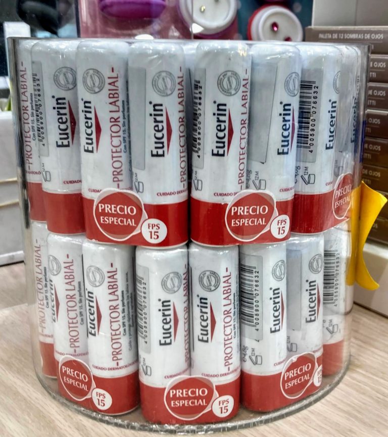 Eucerin Protector Labial bálsamo suave calma y protege los labios sensibles y rugosos