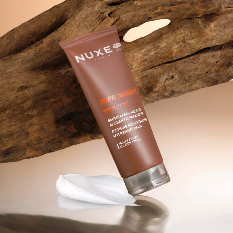 Nuxe Men [Boost]³ Bálsamo Regenerador Calmante es un tratamiento facial multifunción diseñado para calmar, hidratar y reparar la piel masculina tras el afeitado. Reduce la irritación.